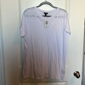 Torrid white embroidered tee